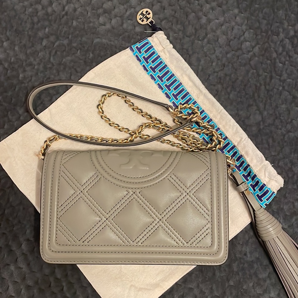 Tory Burch Fleming Chain Wallet Crossbody